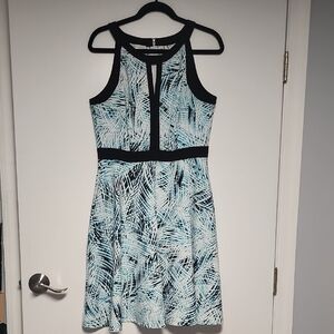 London Times Black, White and Blue Leaf Print Sleeveless A-Line Dress Size 10